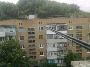 Прокладка кабеля по воздуху между зданиями в г. Светогорске